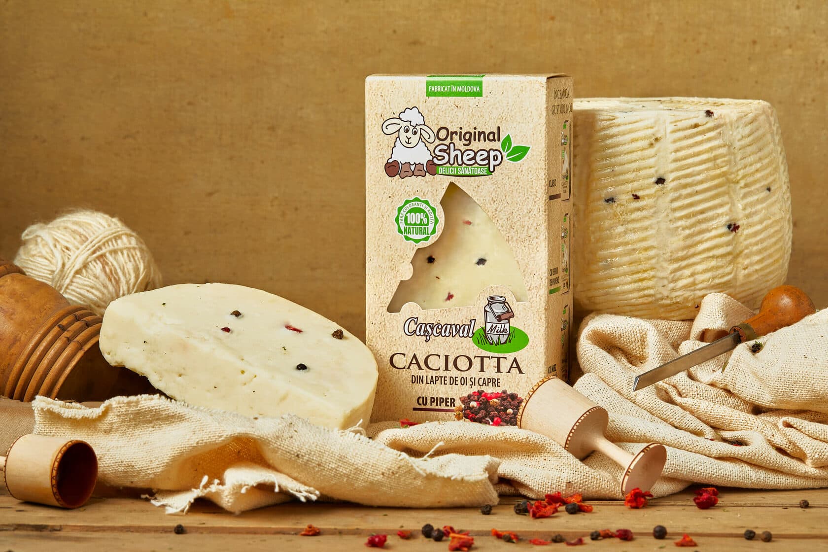 Cașcaval "CACIOTTA" din lapte de oi și capre cu piper 250g
