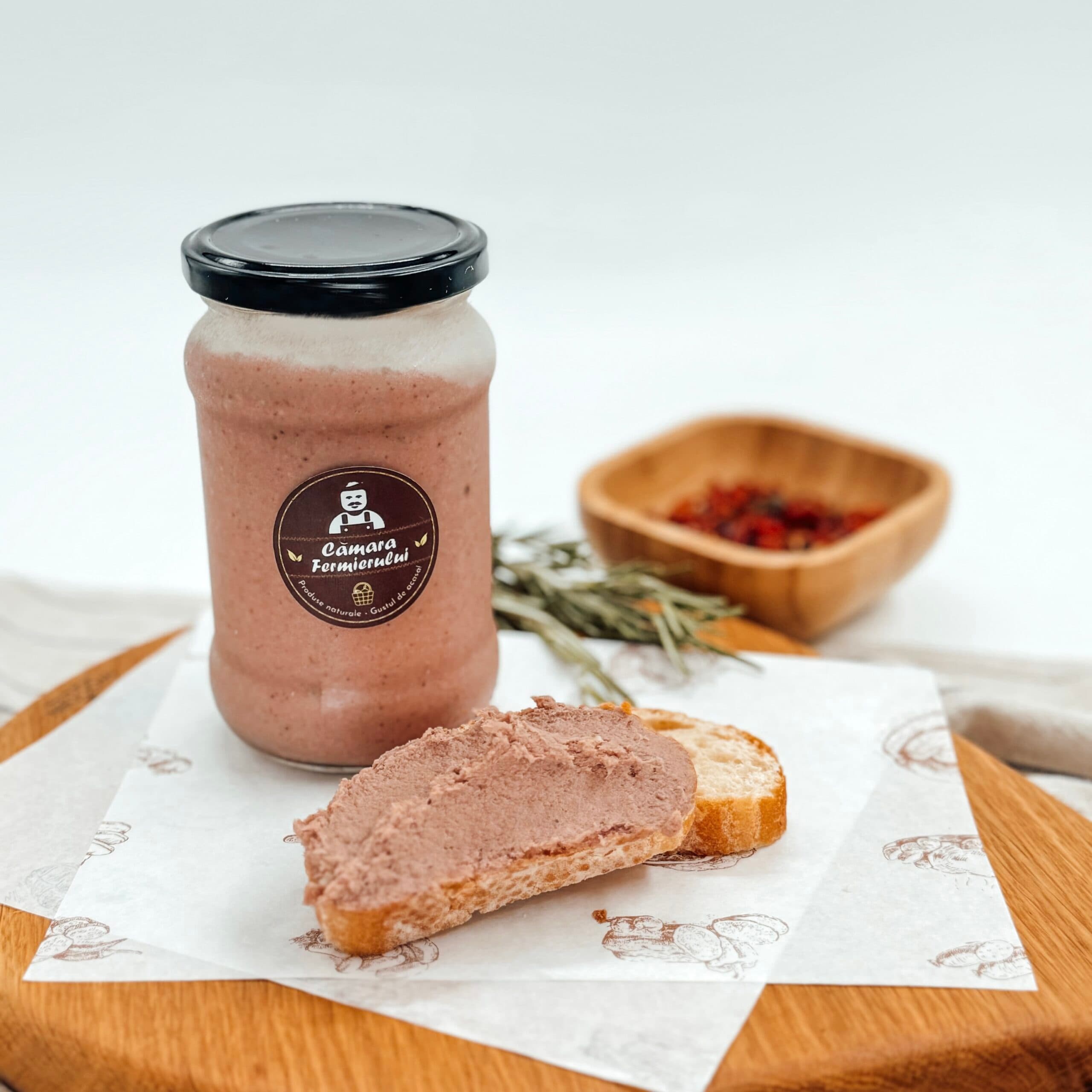 Pateu de porc "Țăranesc" "Cămara" borcan 370 ml